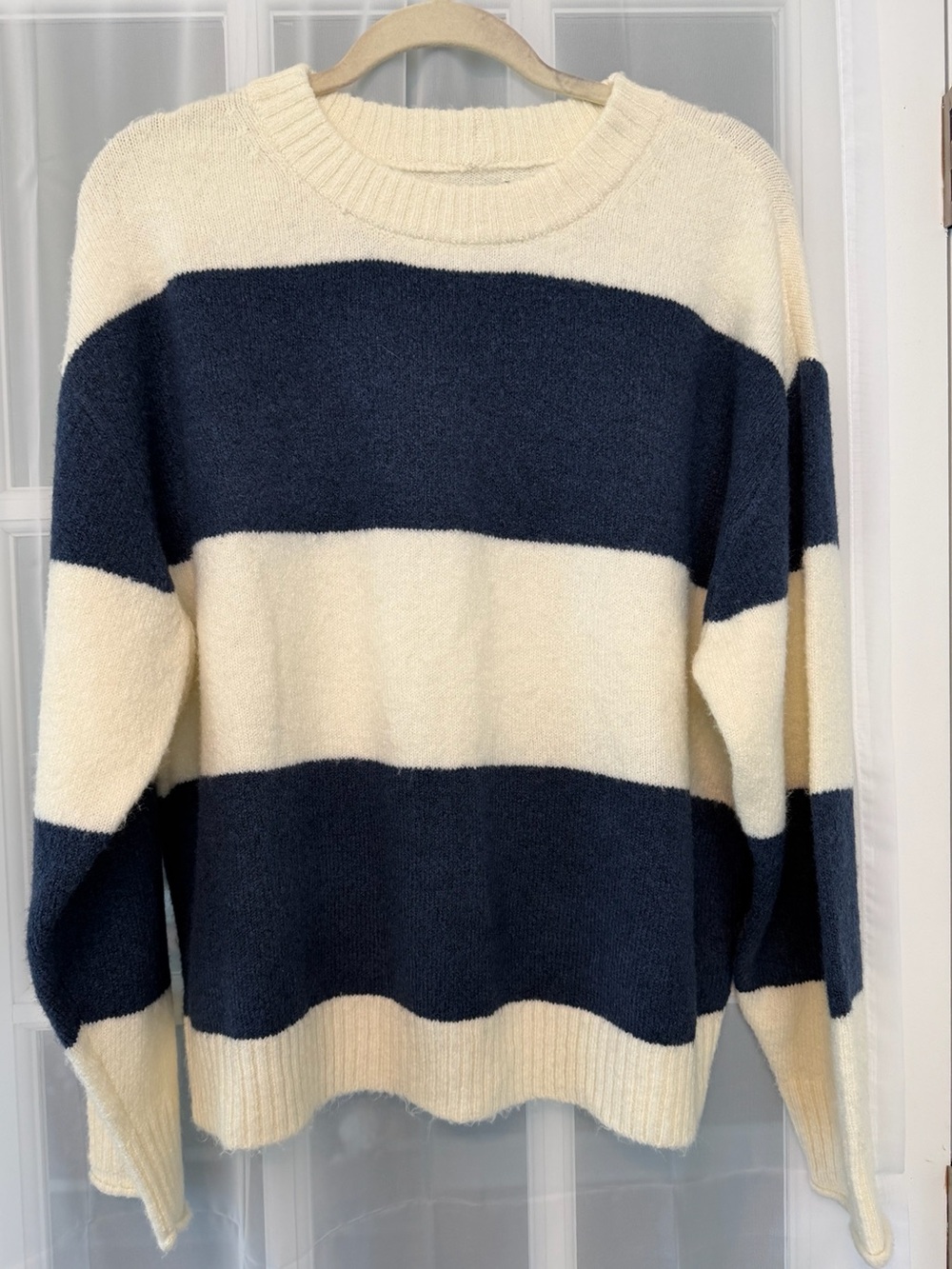 American Eagle NWT Navy Ivory Striped Soft Crewneck Sweater Women’s Large